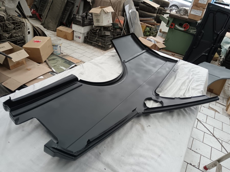 Für Maserati Biturbo Karosserieteile zu verkaufen Baujahr BJ -