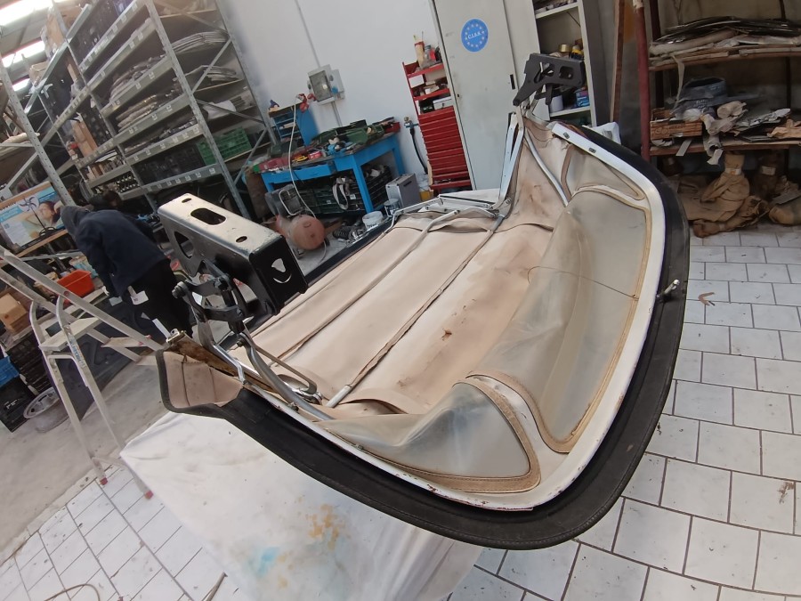 Für Mercedes Benz SL-Klasse Karosserieteile abzugeben Baujahr BJ -