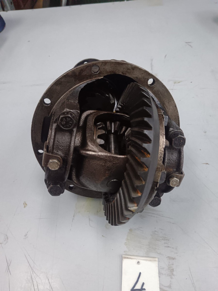 Hinterachse für Fiat 1500 zu verkaufen Baujahr BJ -