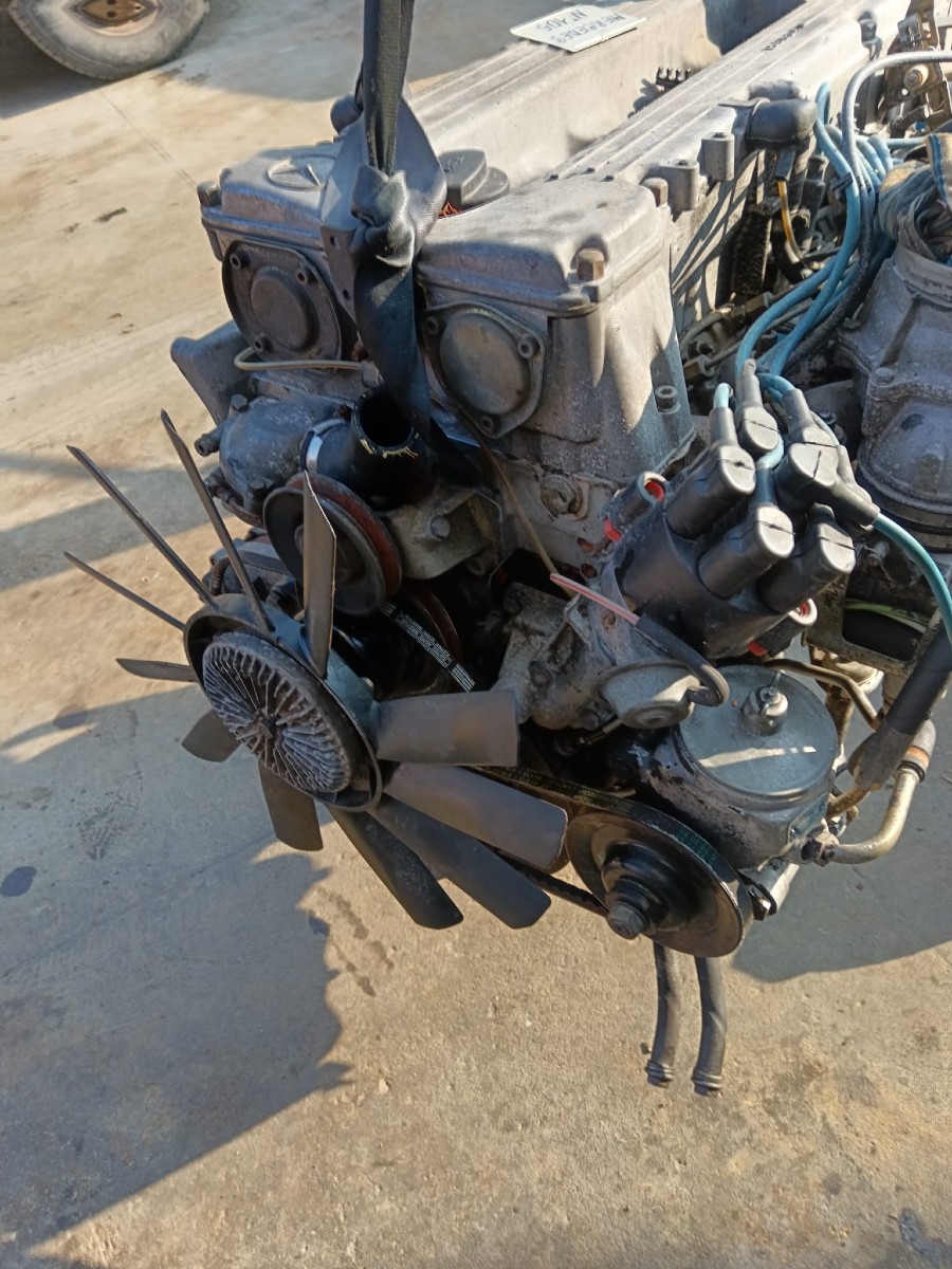 Motor für Mercedes Benz 280 abzugeben Baujahr BJ -