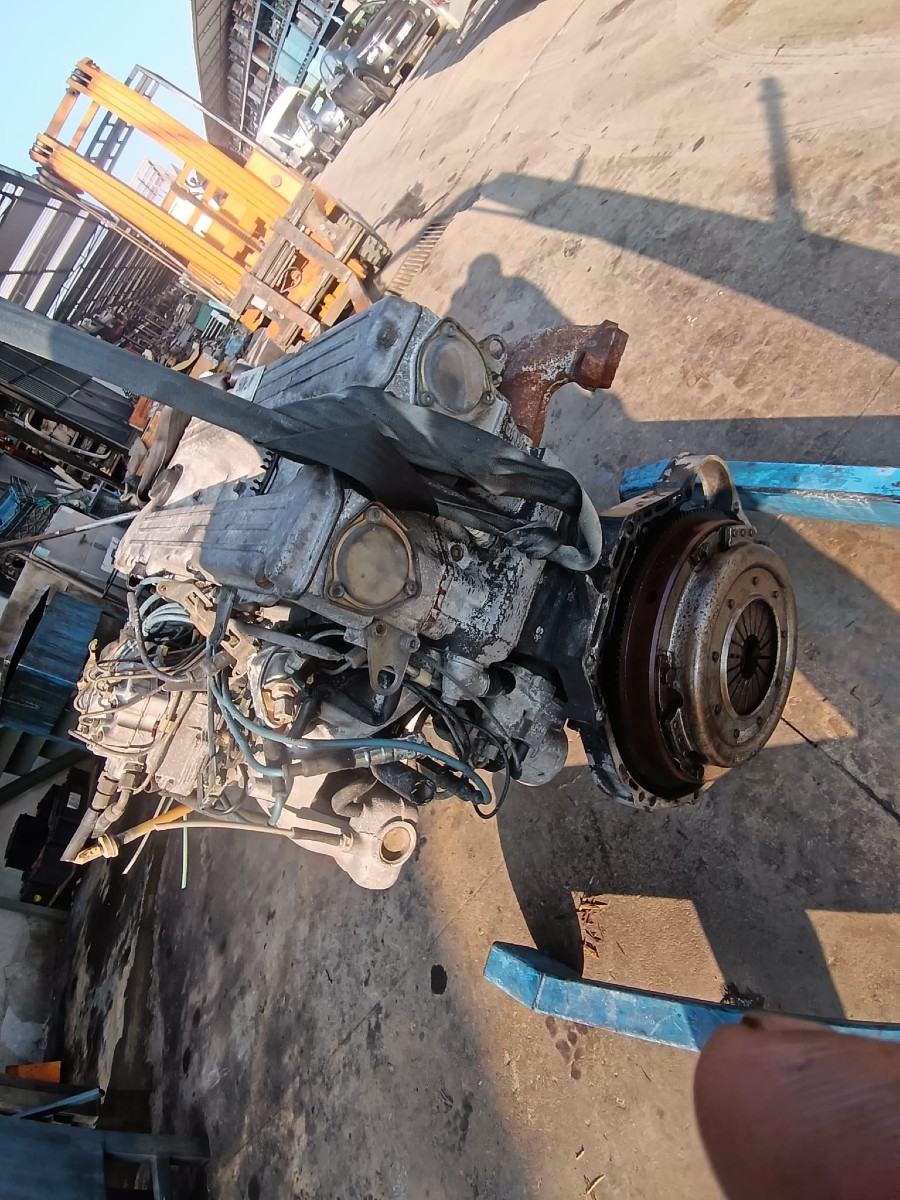 Motor für Mercedes Benz 280 abzugeben Baujahr BJ -