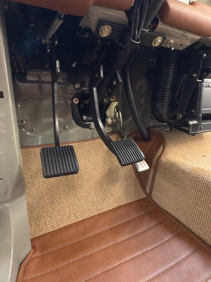 Toyota Land Cruiser FJ43 restauriert * Servo * H-Zulassung Baujahr BJ 03/1980