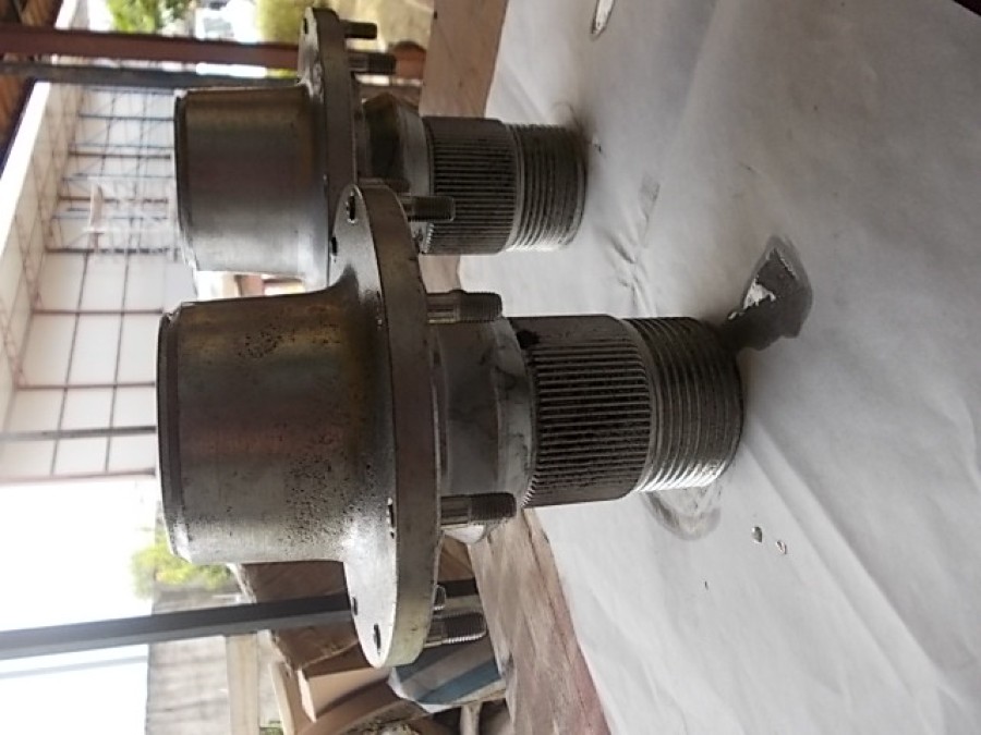 Für Maserati Hinterachse zu verkaufen Baujahr BJ -