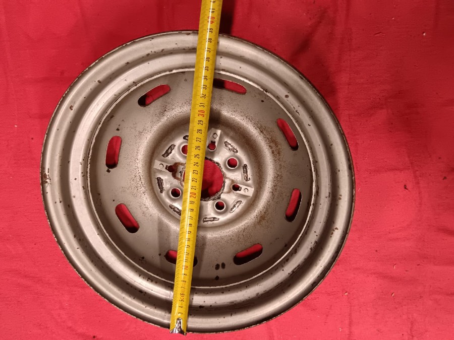 Verkaufe: Felgen & Reifen für Fiat 1200 Baujahr BJ -