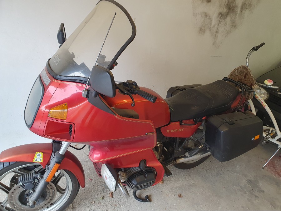 1990er BMW R 100 RT in gebrauchtem Zustand Baujahr BJ 02/1990