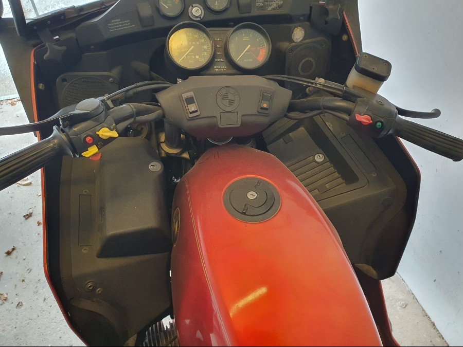 1990er BMW R 100 RT in gebrauchtem Zustand Baujahr BJ 02/1990