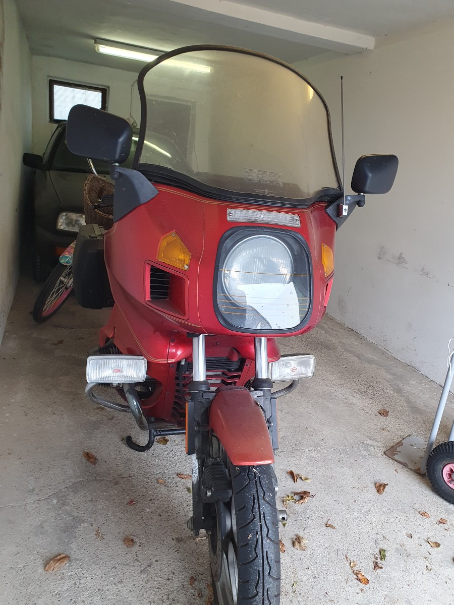 1990er BMW R 100 RT in gebrauchtem Zustand Baujahr BJ 02/1990