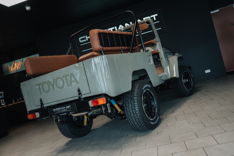 Toyota Land Cruiser FJ43 restauriert * Servo * H-Zulassung Baujahr BJ 03/1980