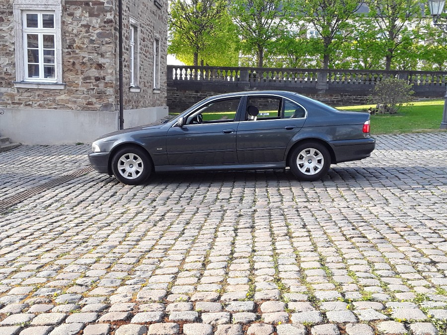 BMW 5er 520i (2.2) e39 Limousine / Facelift - Liebhaberklassiker ! Baujahr BJ 07/2001