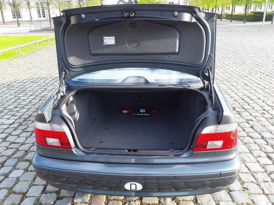 BMW 5er 520i (2.2) e39 Limousine / Facelift - Liebhaberklassiker ! Baujahr BJ 07/2001