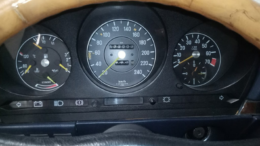 Mercedes Benz SL-Klasse SL280/7.000km seit Rest./Hardtop-CoupeUND Cabrio!/sportl.5-Gang!/Wertsteigerung! Baujahr BJ 08/1984