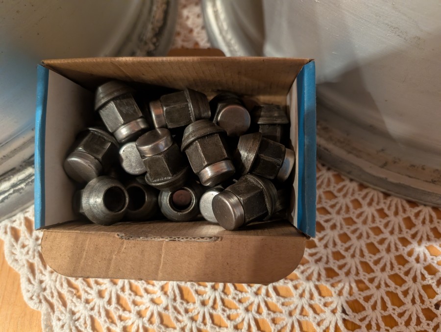 Felgen & Reifen für Opel Admiral abzugeben Baujahr BJ -