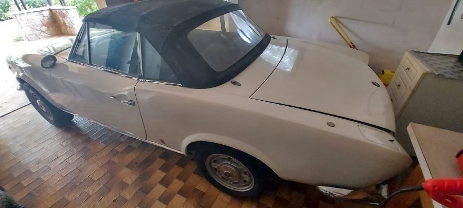 Traumhaft: Fiat 124 steht zum Verkauf Baujahr BJ 03/1967