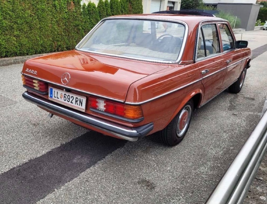 Mercedes Benz 240 guter Zustand zu erwerben Baujahr BJ 06/1983