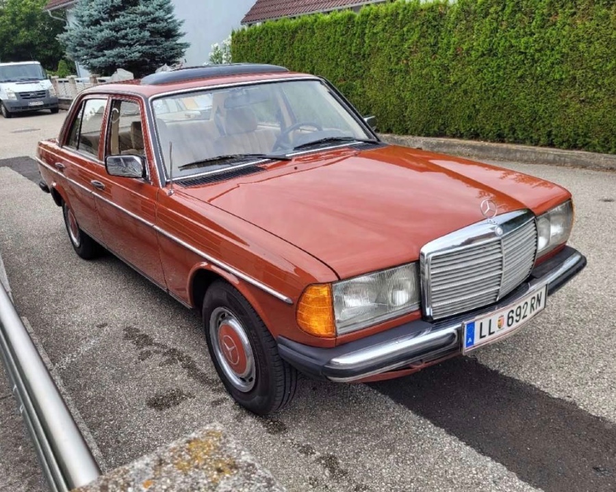 Mercedes Benz 240 guter Zustand zu erwerben Baujahr BJ 06/1983