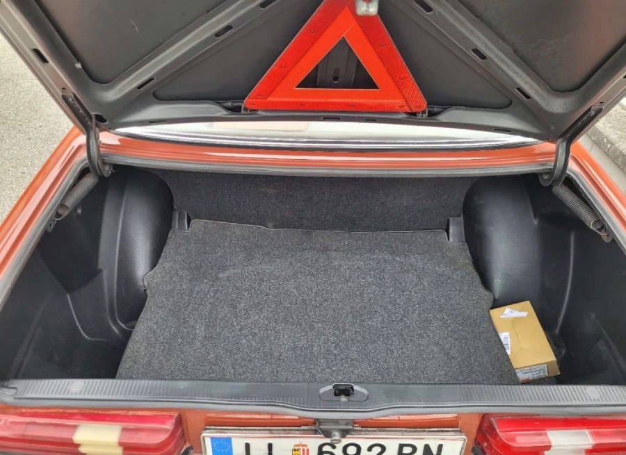 Mercedes Benz 240 guter Zustand zu erwerben Baujahr BJ 06/1983