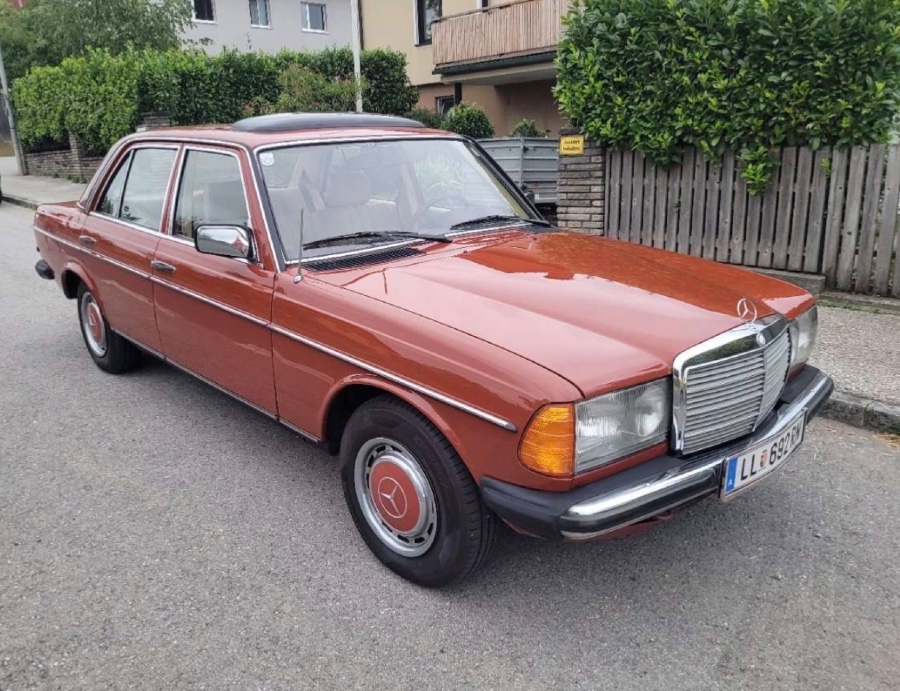 Mercedes Benz 240 guter Zustand zu erwerben Baujahr BJ 06/1983