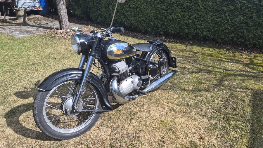 Oldtimer Triumph Boss 350 in gutem Zustand Baujahr BJ 01/1955