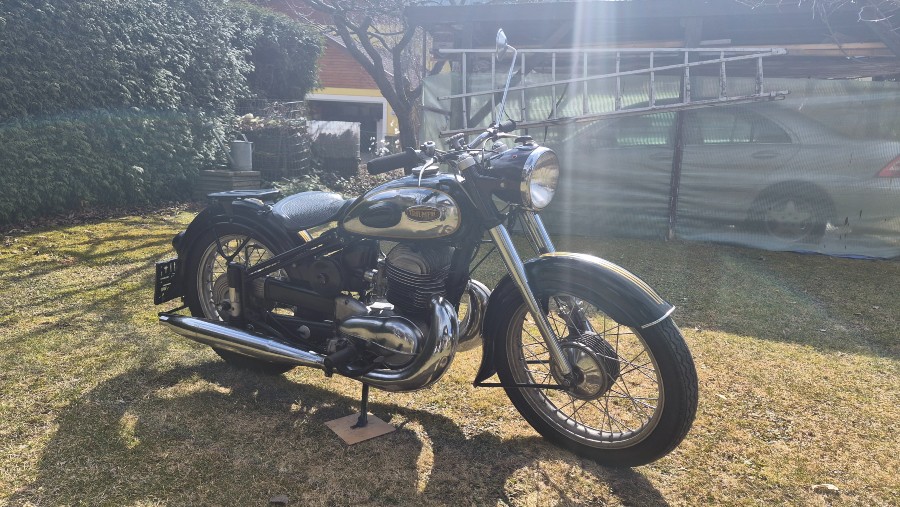 Oldtimer Triumph Boss 350 in gutem Zustand Baujahr BJ 01/1955