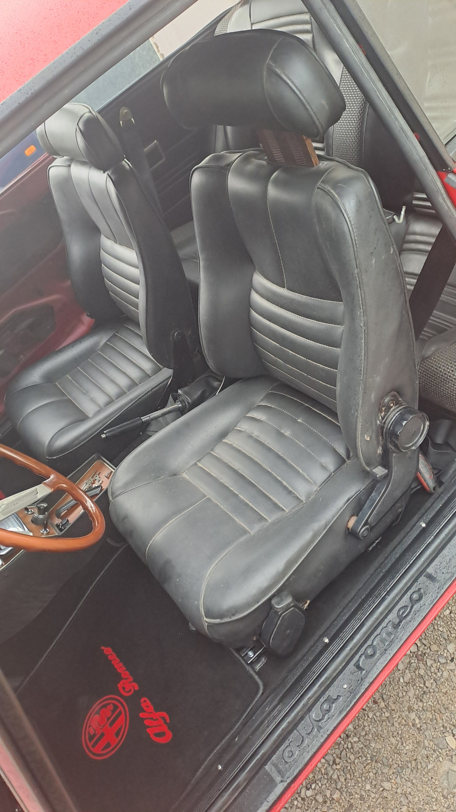 Alfa Romeo Bertone 2000 GT Veloce guter Zustand sucht neuen Besitzer Baujahr BJ 06/1975