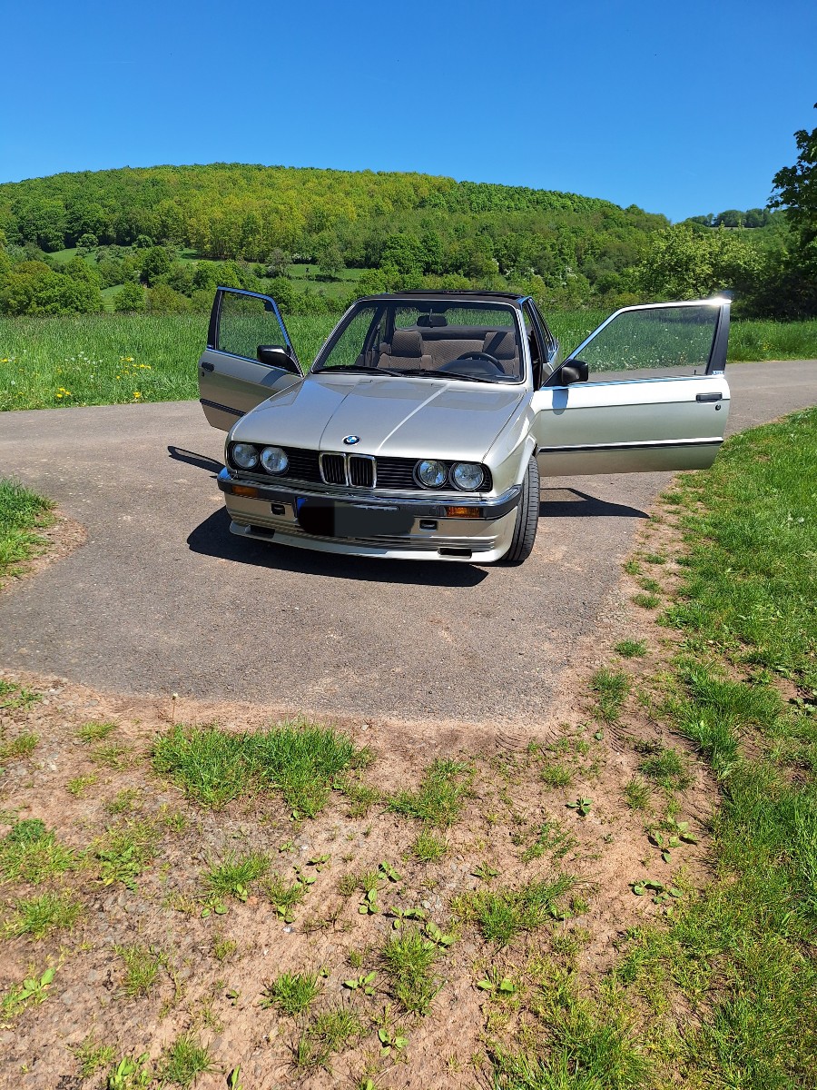 BMW 3er E 30 / 325 eta Baur Cabrio guter Zustand steht zum Verkauf Baujahr BJ 09/1985