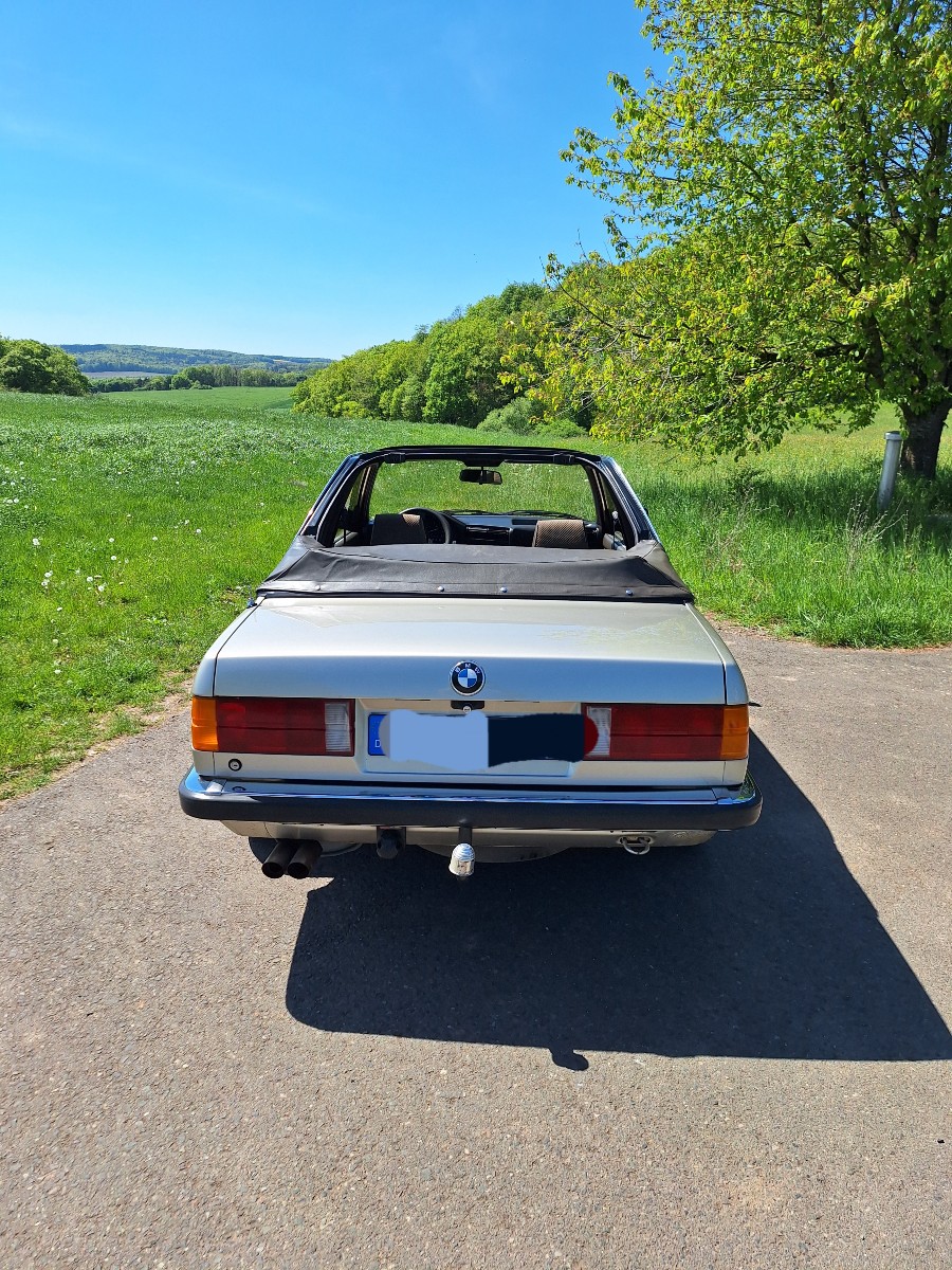 BMW 3er E 30 / 325 eta Baur Cabrio guter Zustand steht zum Verkauf Baujahr BJ 09/1985
