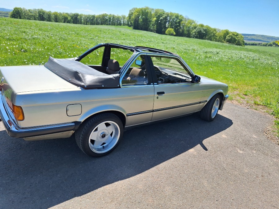 BMW 3er E 30 / 325 eta Baur Cabrio guter Zustand steht zum Verkauf Baujahr BJ 09/1985