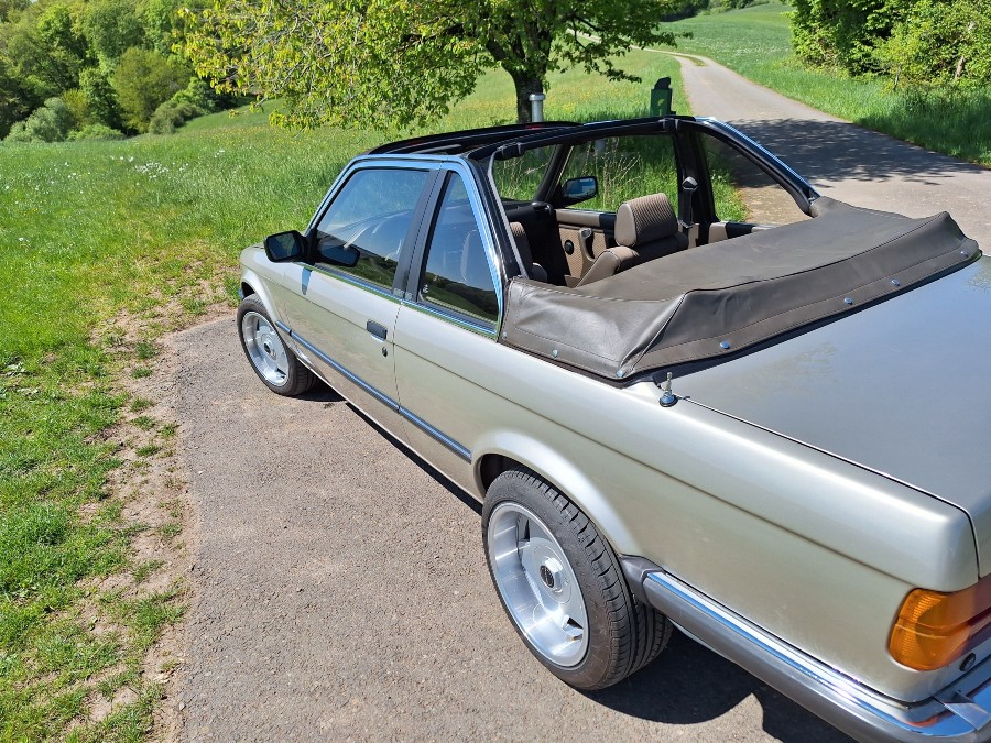 BMW 3er E 30 / 325 eta Baur Cabrio guter Zustand steht zum Verkauf Baujahr BJ 09/1985
