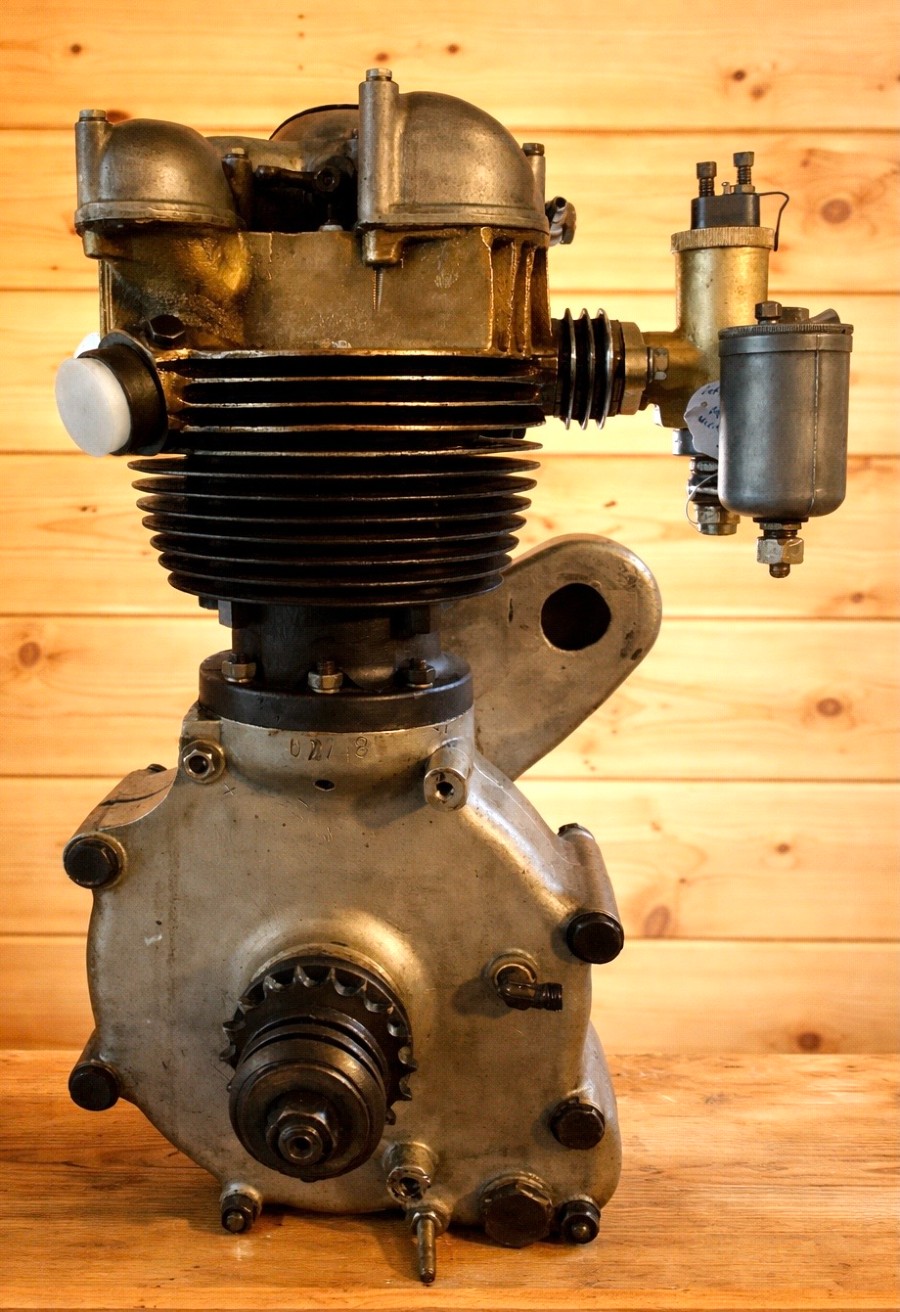 Verkaufe: Motor für Oldtimer Baujahr BJ -