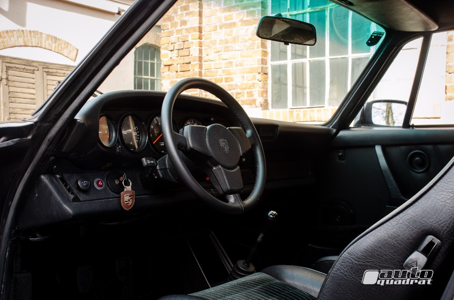 Porsche 911 3.0 SC Coupe mit SD, Nadelstreif u Motor Revision Baujahr BJ 01/1980