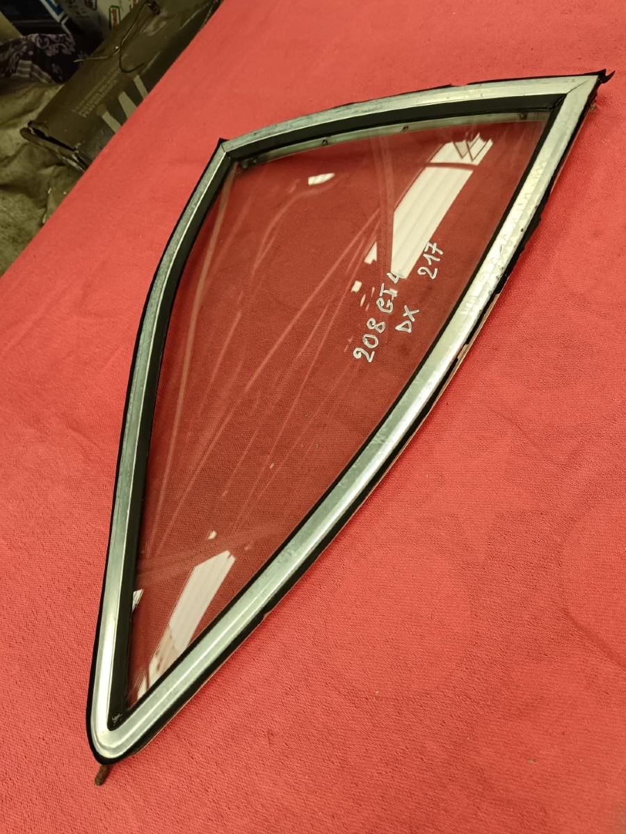 Windschutzscheibe für Ferrari 208 abzugeben Baujahr BJ -