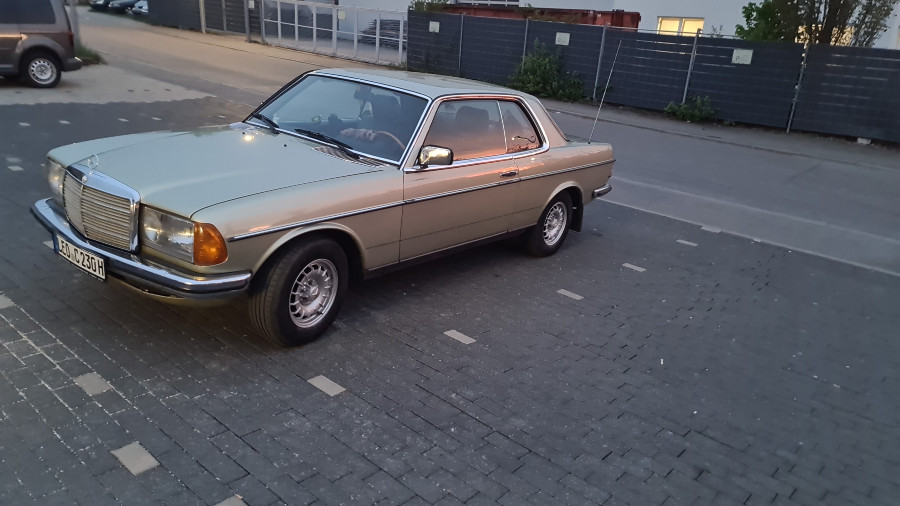 Mercedes Benz 230 W123 in gutem Zustand Baujahr BJ 03/1984