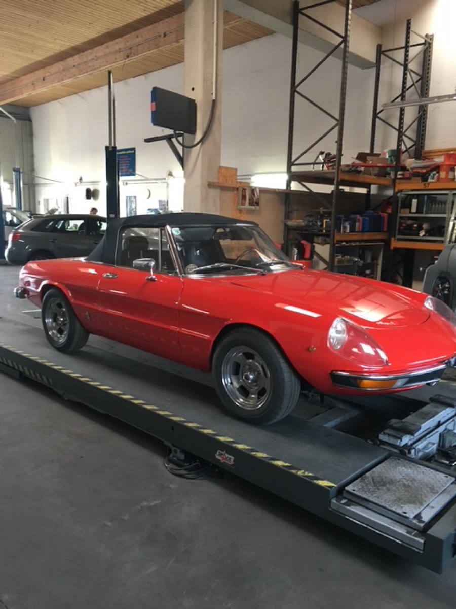 Biete Alfa Romeo Spider 2000 Veloce guter Zustand Baujahr BJ 05/1981