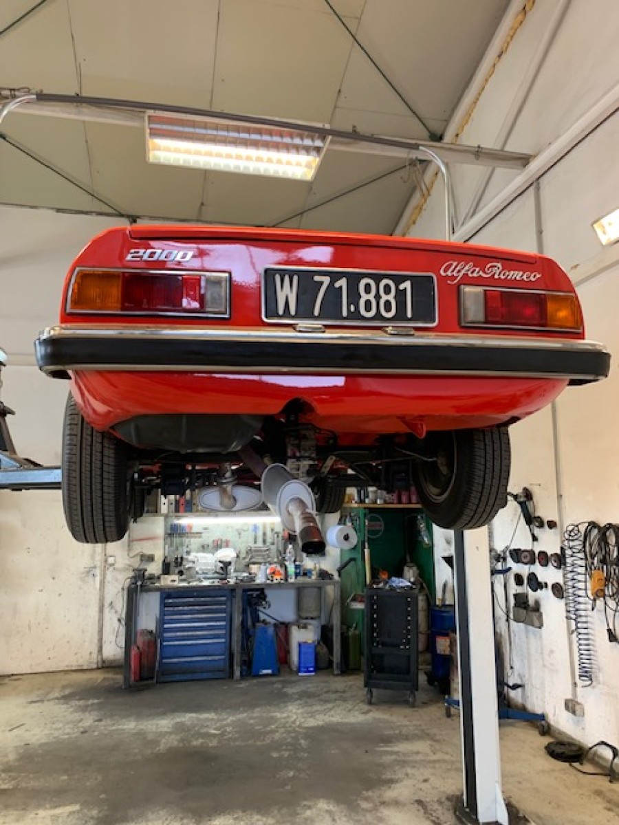 Biete Alfa Romeo Spider 2000 Veloce guter Zustand Baujahr BJ 05/1981