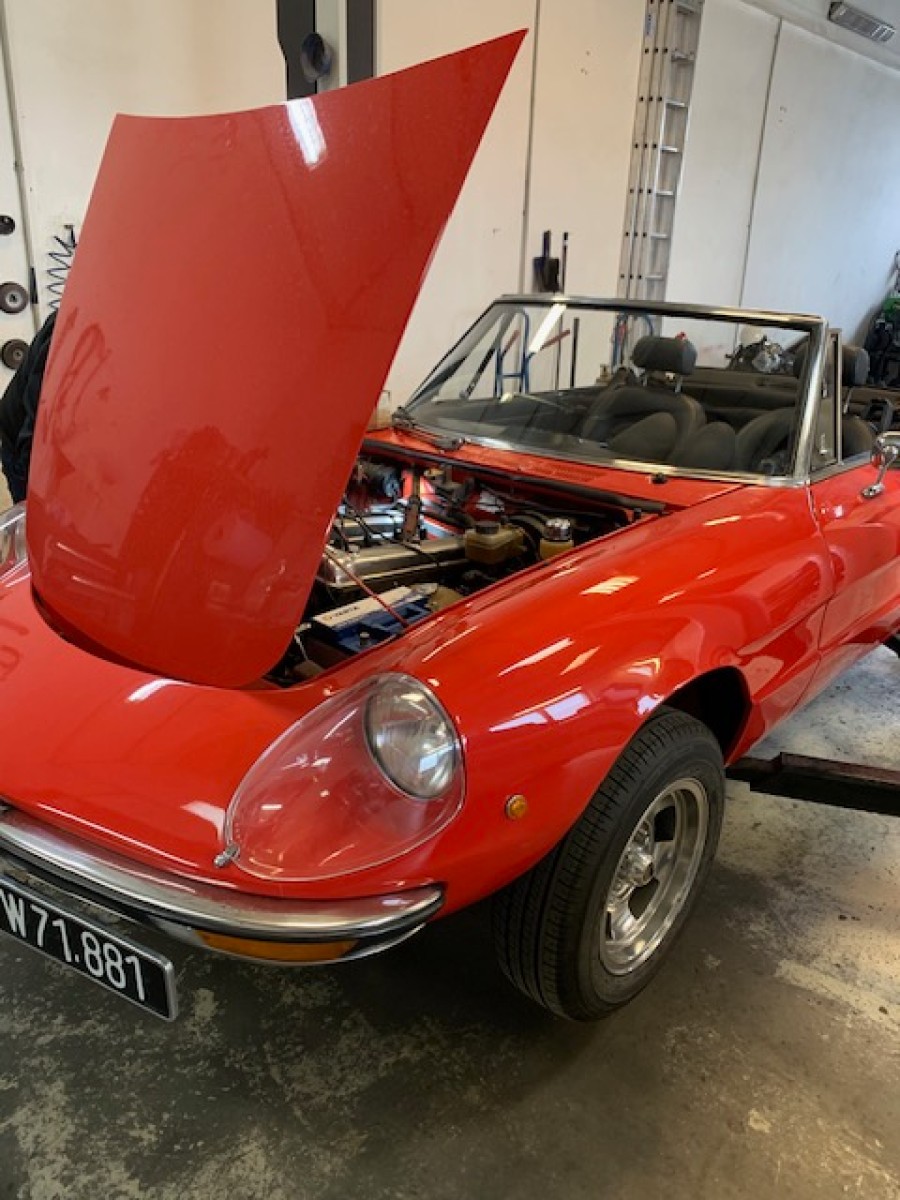 Biete Alfa Romeo Spider 2000 Veloce guter Zustand Baujahr BJ 05/1981