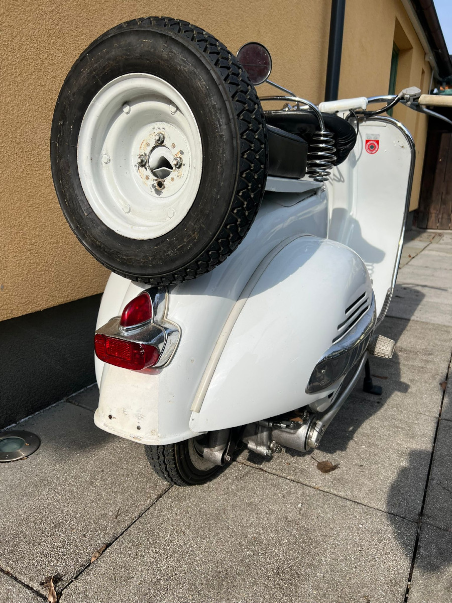 Biete Vespa 125 VN2T gut erhalten mit historischer Zulassung Baujahr BJ 04/1954