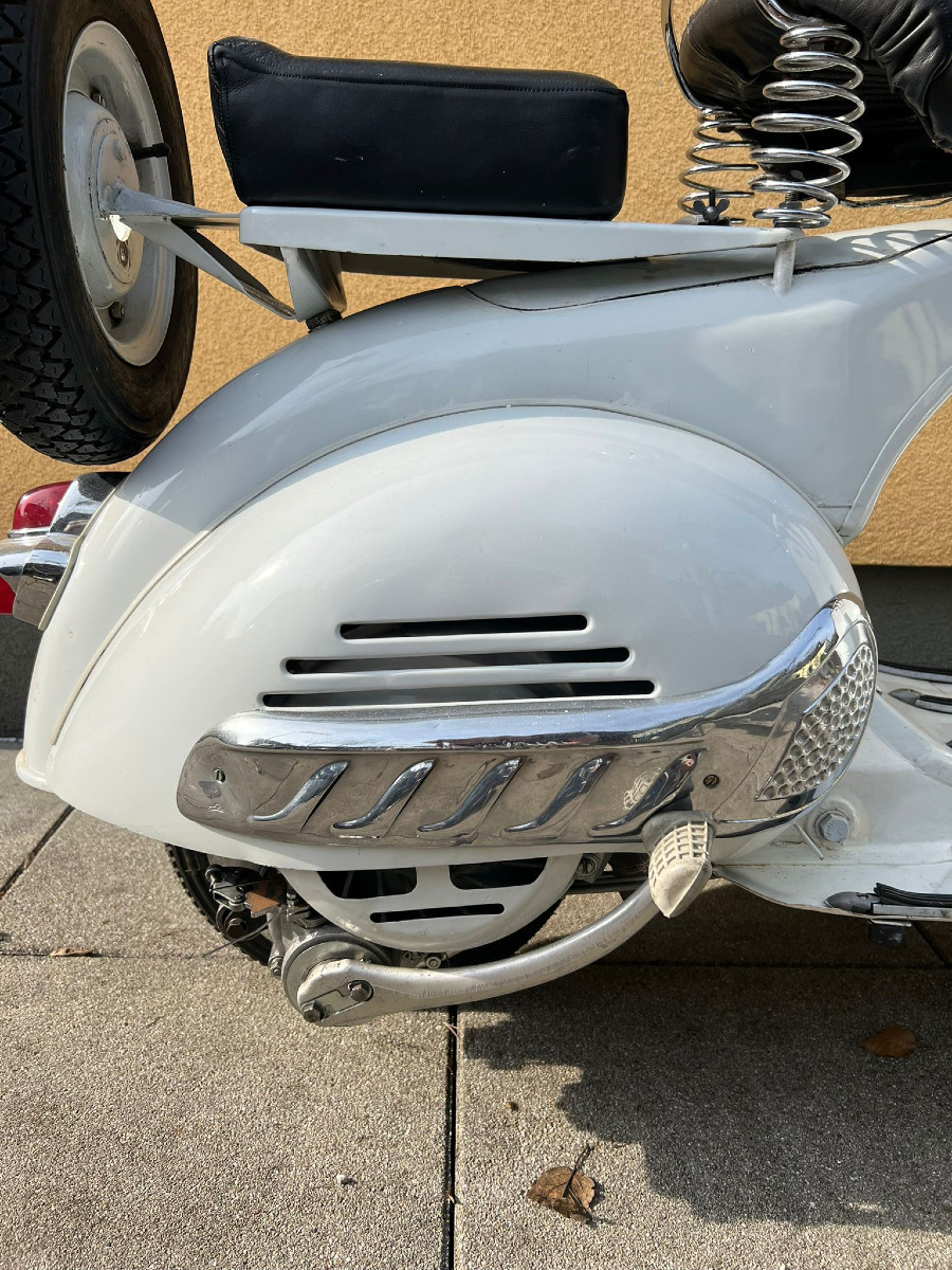 Biete Vespa 125 VN2T gut erhalten mit historischer Zulassung Baujahr BJ 04/1954