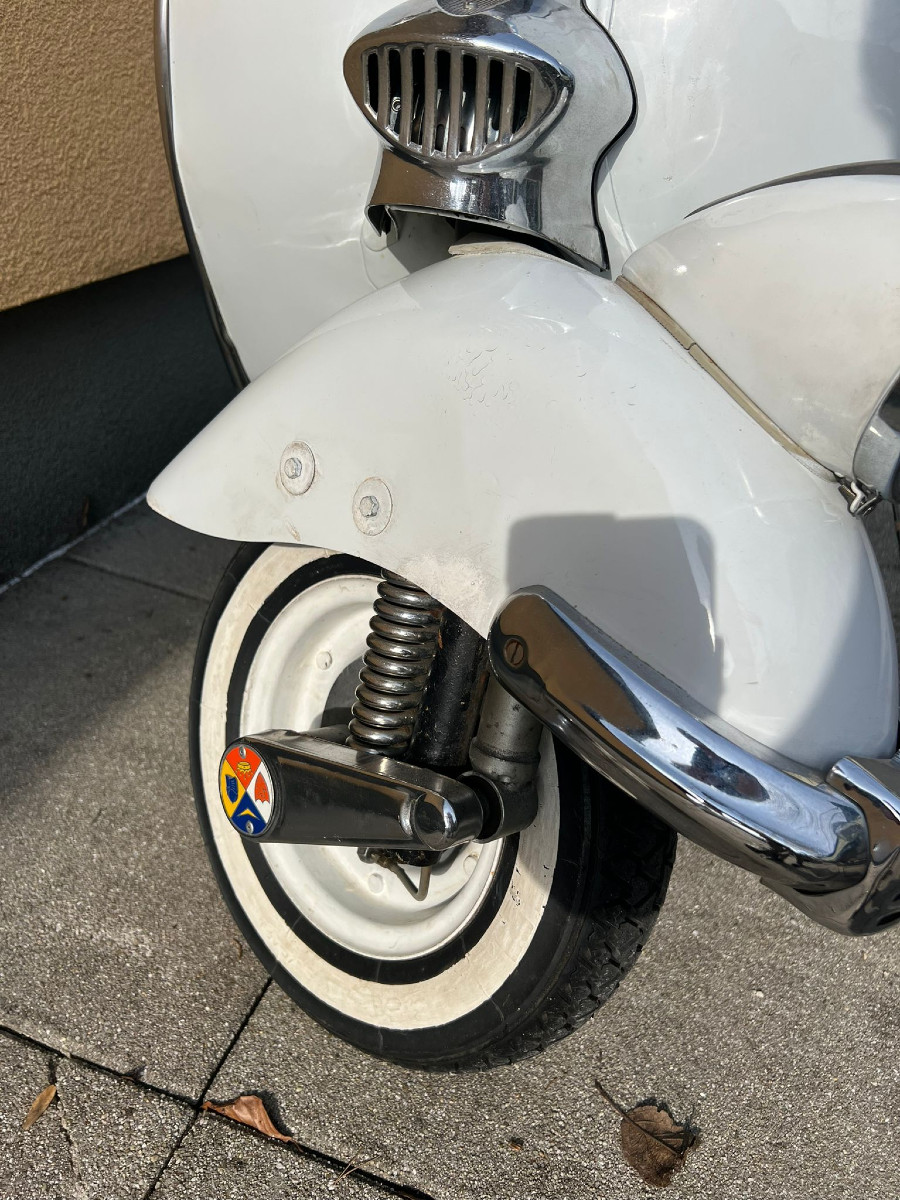 Biete Vespa 125 VN2T gut erhalten mit historischer Zulassung Baujahr BJ 04/1954