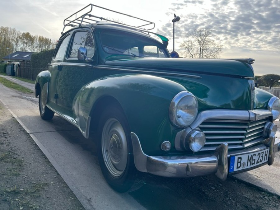 Peugeot 203 in gebrauchtem Zustand Baujahr BJ 06/1953