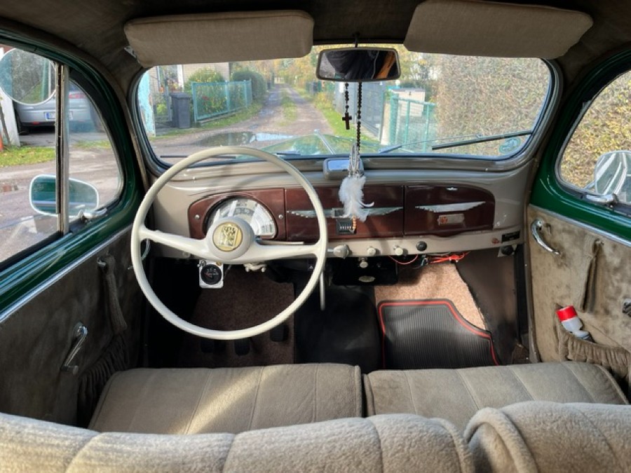 Peugeot 203 in gebrauchtem Zustand Baujahr BJ 06/1953