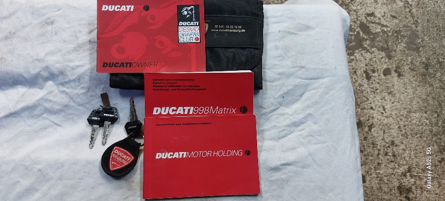 Ducati 998 Matrix, Corse 1199 Panigale ex. Michele Pirro und Corse 916/955 Baujahr BJ 06/2005