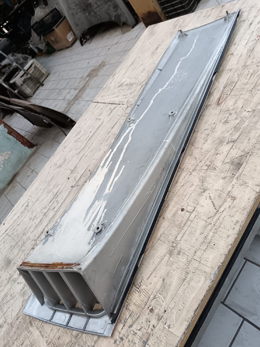 Karosserieteile für Ferrari 348 abzugeben Baujahr BJ -