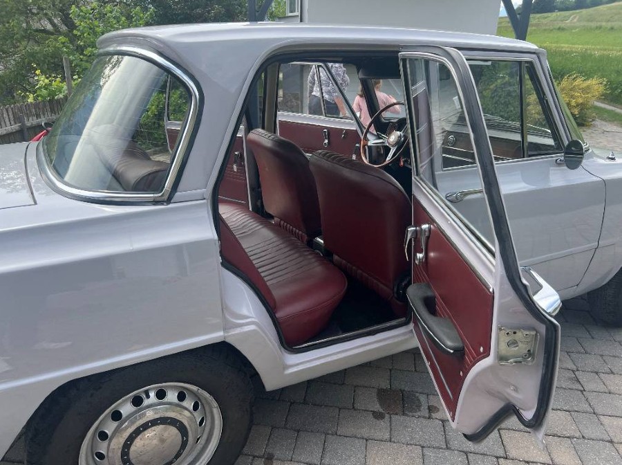 Biete Alfa Romeo Giulia 1300 in gebrauchtem Zustand mit gültigem Pickerl Baujahr BJ 08/1970