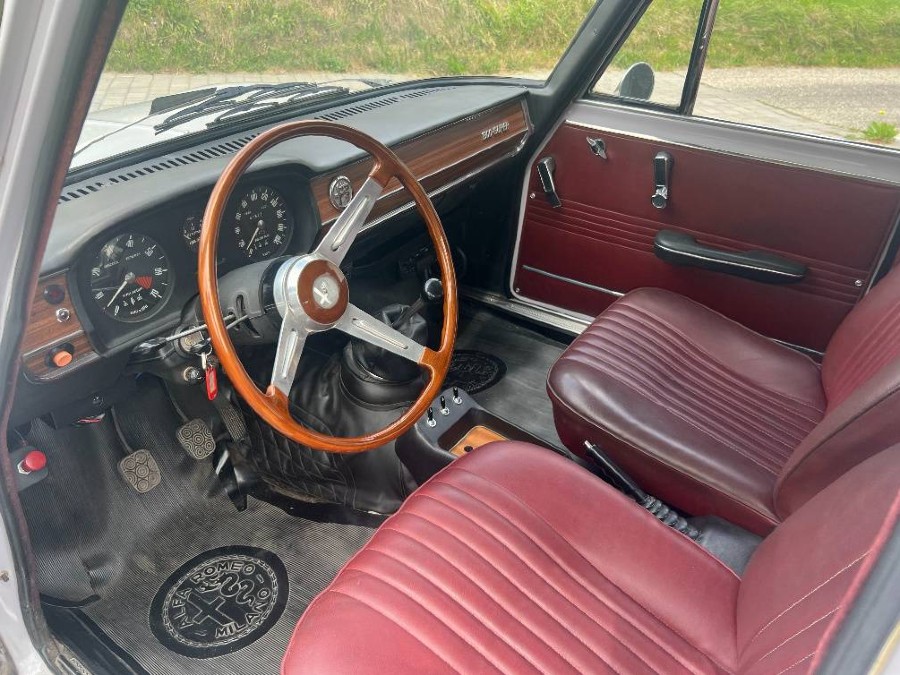 Biete Alfa Romeo Giulia 1300 in gebrauchtem Zustand mit gültigem Pickerl Baujahr BJ 08/1970
