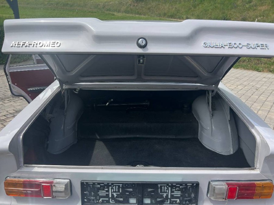 Biete Alfa Romeo Giulia 1300 in gebrauchtem Zustand mit gültigem Pickerl Baujahr BJ 08/1970