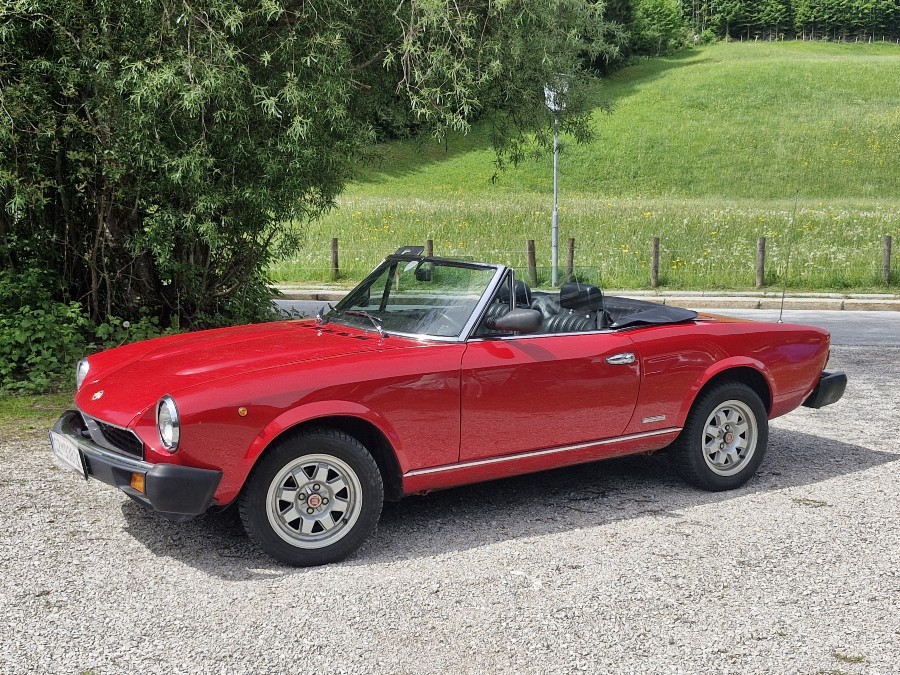 Oldtimer Fiat 124 gut erhalten mit historischer Zulassung Baujahr BJ 04/1983