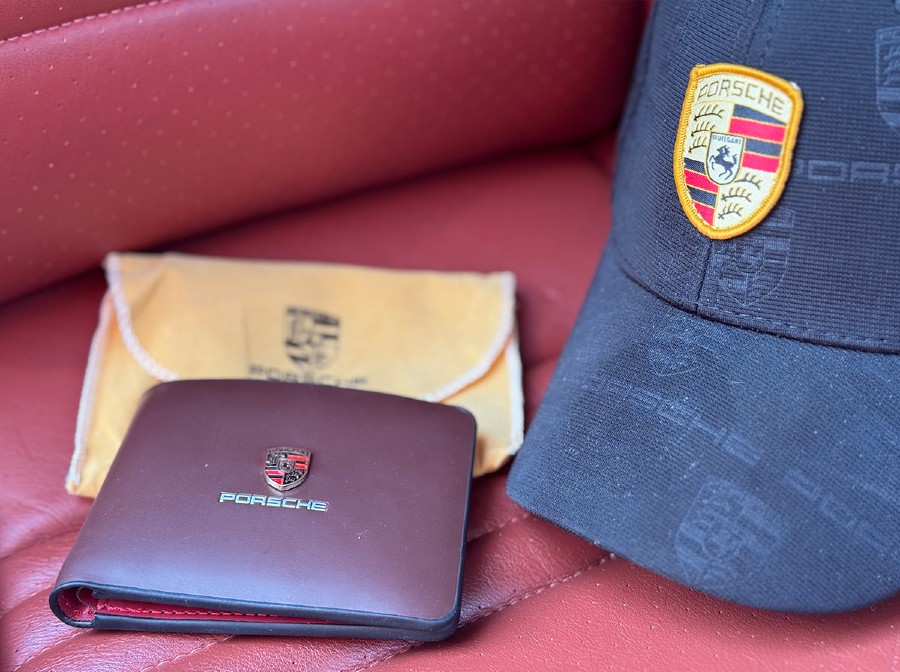 Biete Porsche 911 guter Zustand mit gültigem Pickerl Baujahr BJ 05/2003