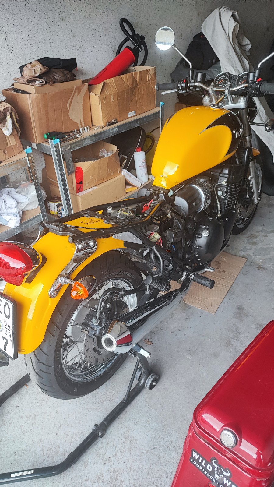 Biete Triumph Thunderbird Sport RT709 guter Zustand mit gültigem Pickerl Baujahr BJ 04/2000