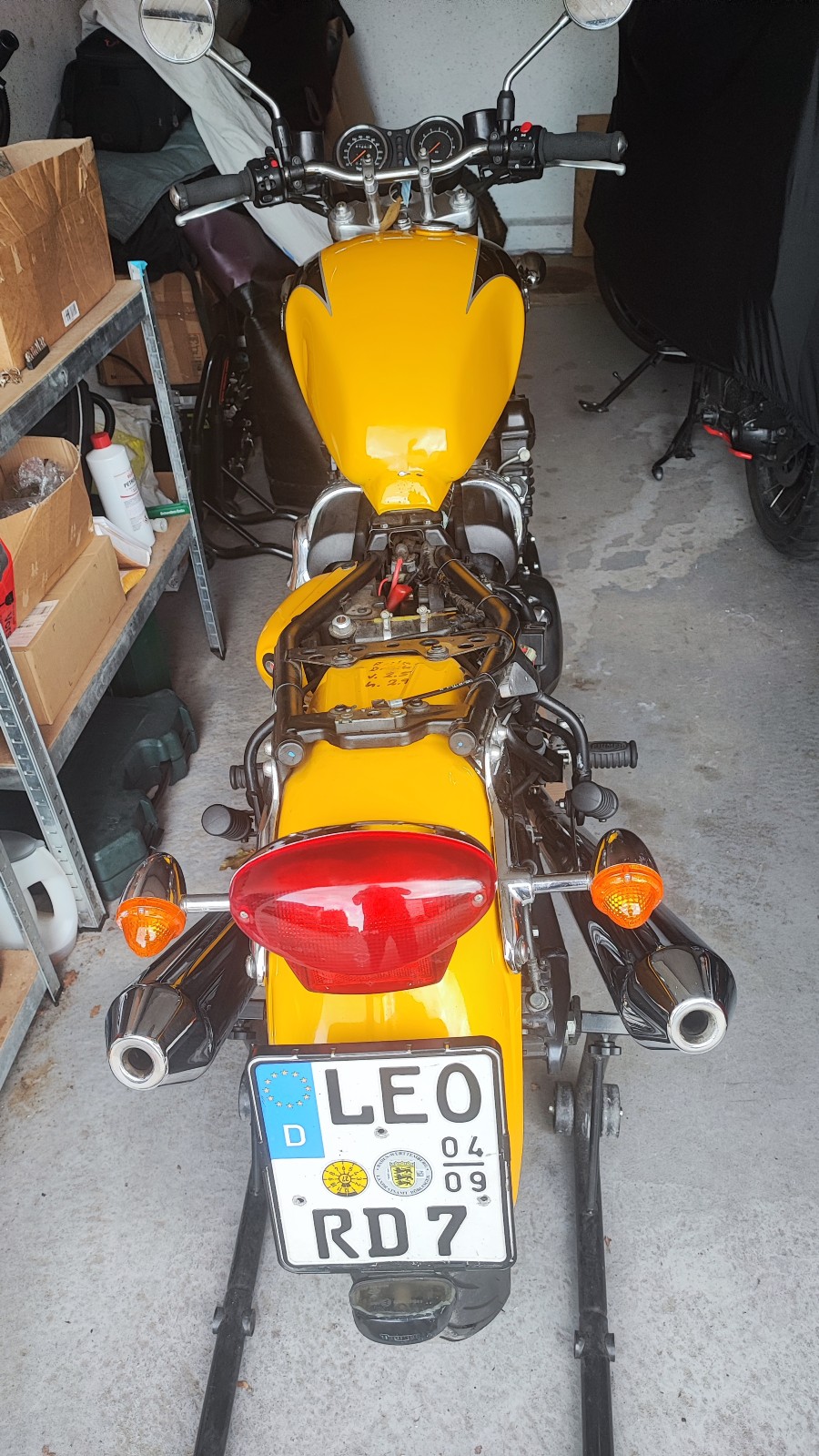 Biete Triumph Thunderbird Sport RT709 guter Zustand mit gültigem Pickerl Baujahr BJ 04/2000