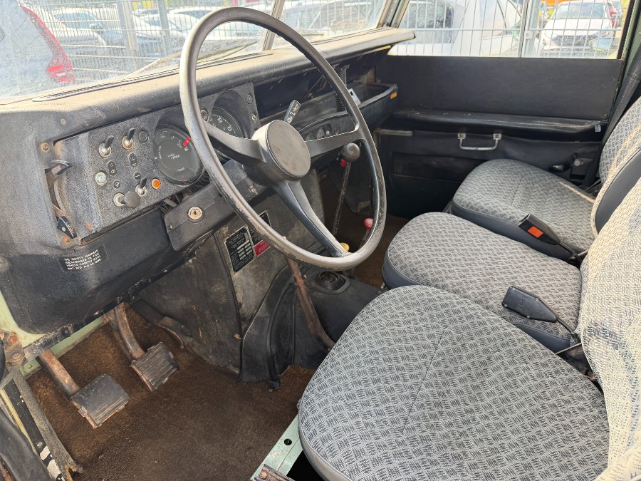 Land Rover Defender Baujahr BJ 12/1972